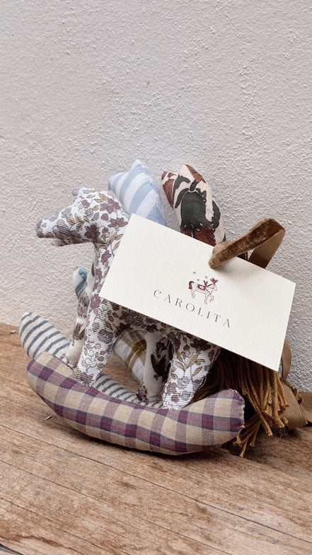 Mini folk horses set