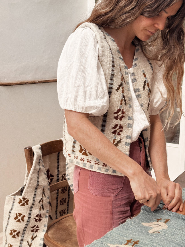 Bloom folk vest