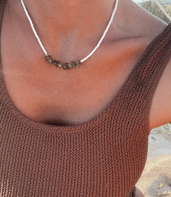 Coral necklace ( verde viejo)